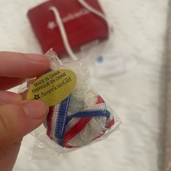 American Girl Medal and certificate - Picture 4 of 4